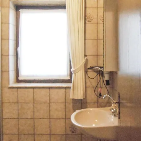 1 Bedroom Cozy In Medebach-duedinghausen * Medebach